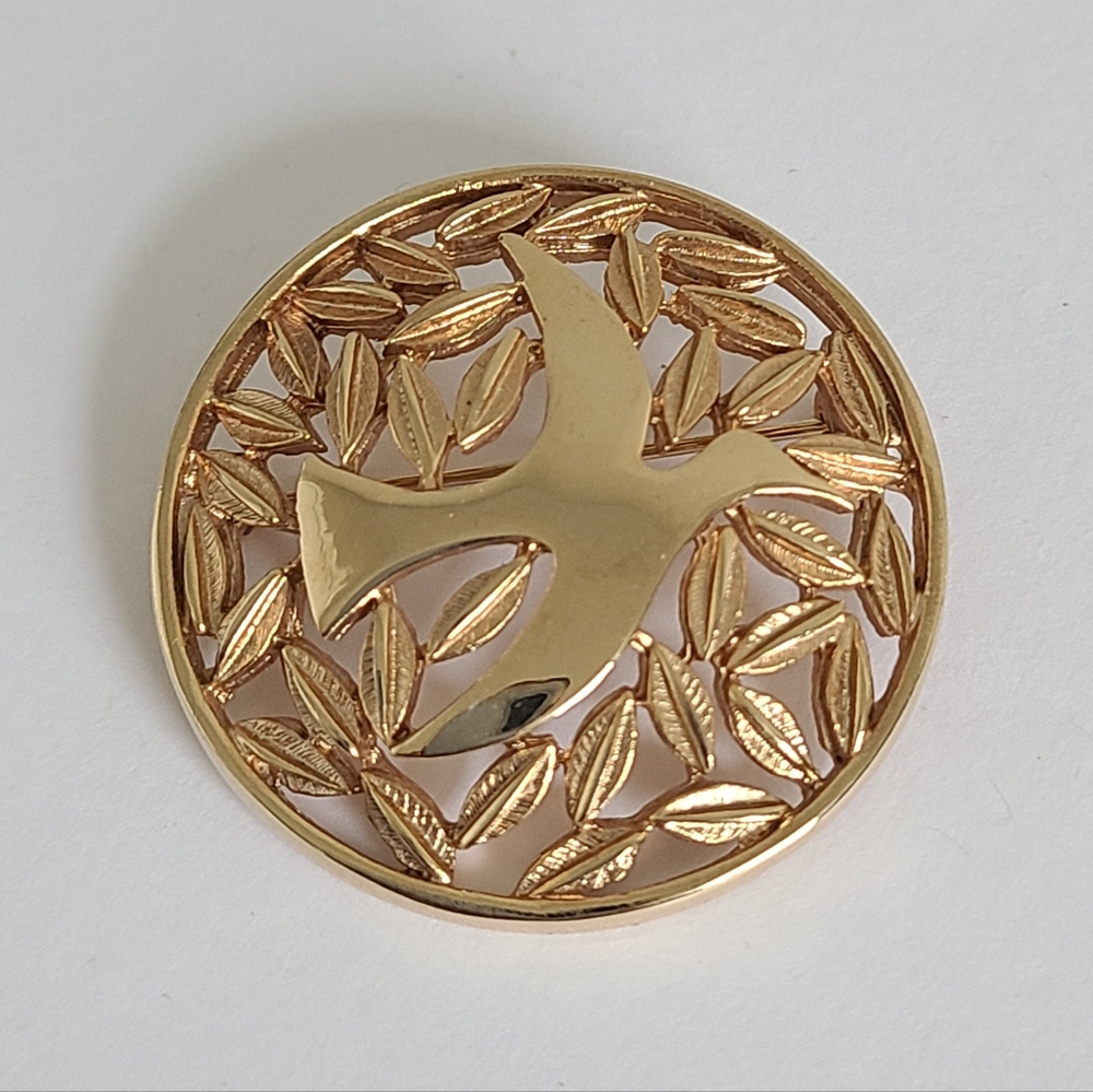 Michelle Lynn Gold Tone Dove Bird Circle Statement Brooch